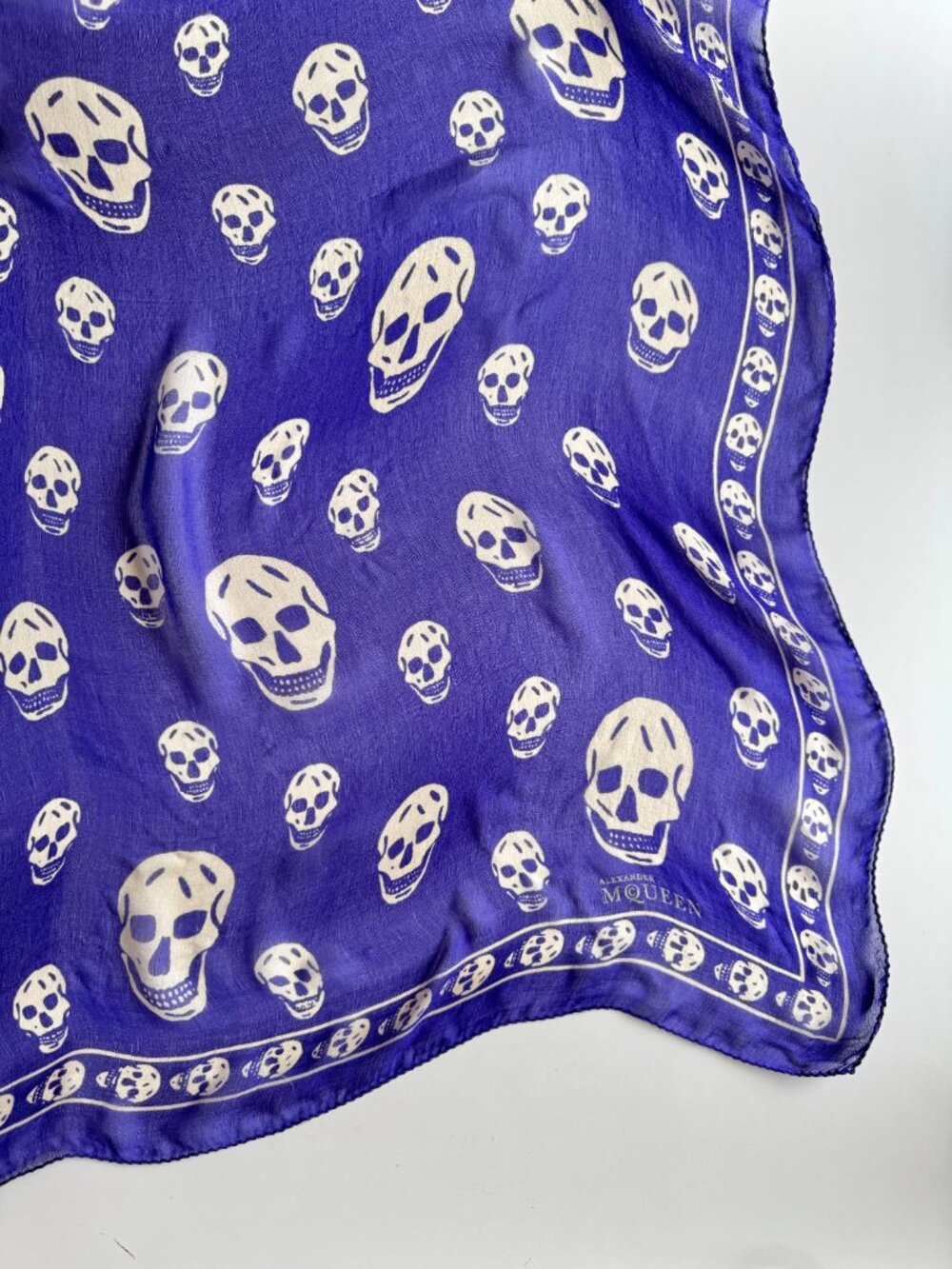 ALEXANDER MCQUEEN Skull Motif Purple Silk Chiffon Large Square Scarf - Picture 7 of 14